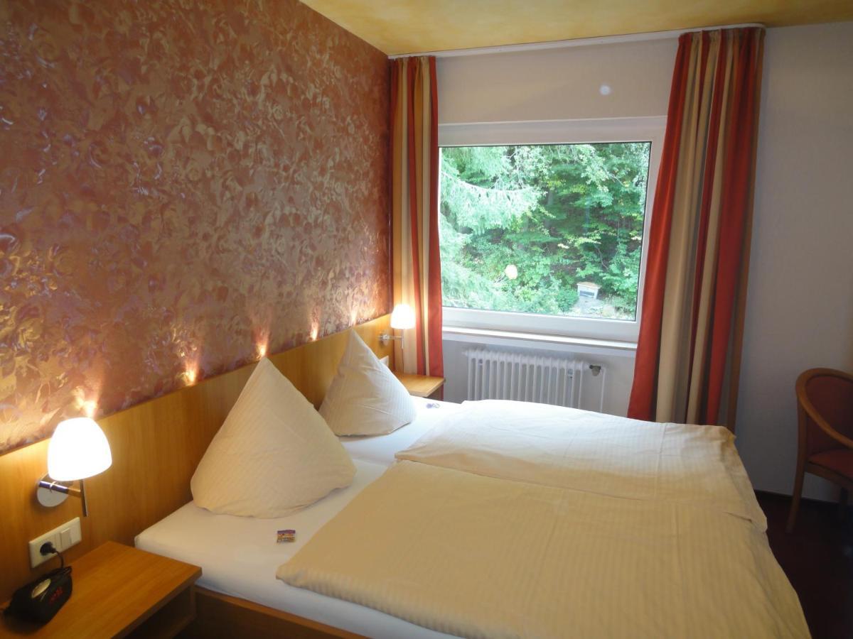 Wohlfuehlhotel "Waldcafe Jaeger" Bad Driburg Exterior photo
